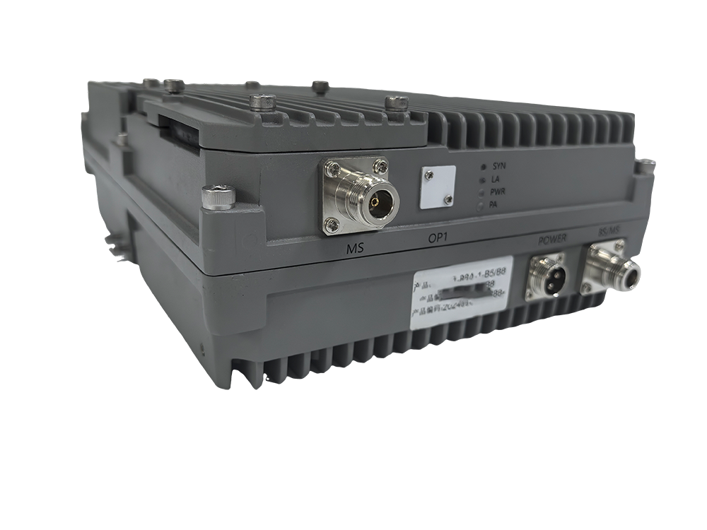  岳塘三频手机信号接收器2000㎡