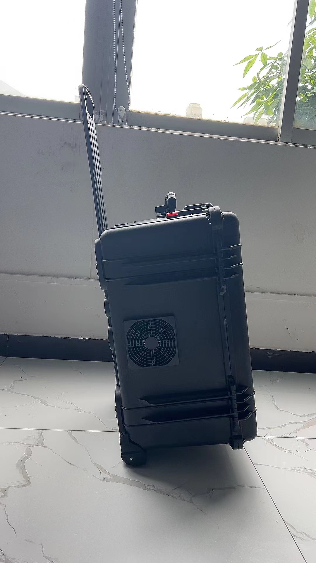 岳塘手拉箱型移动通信干扰器